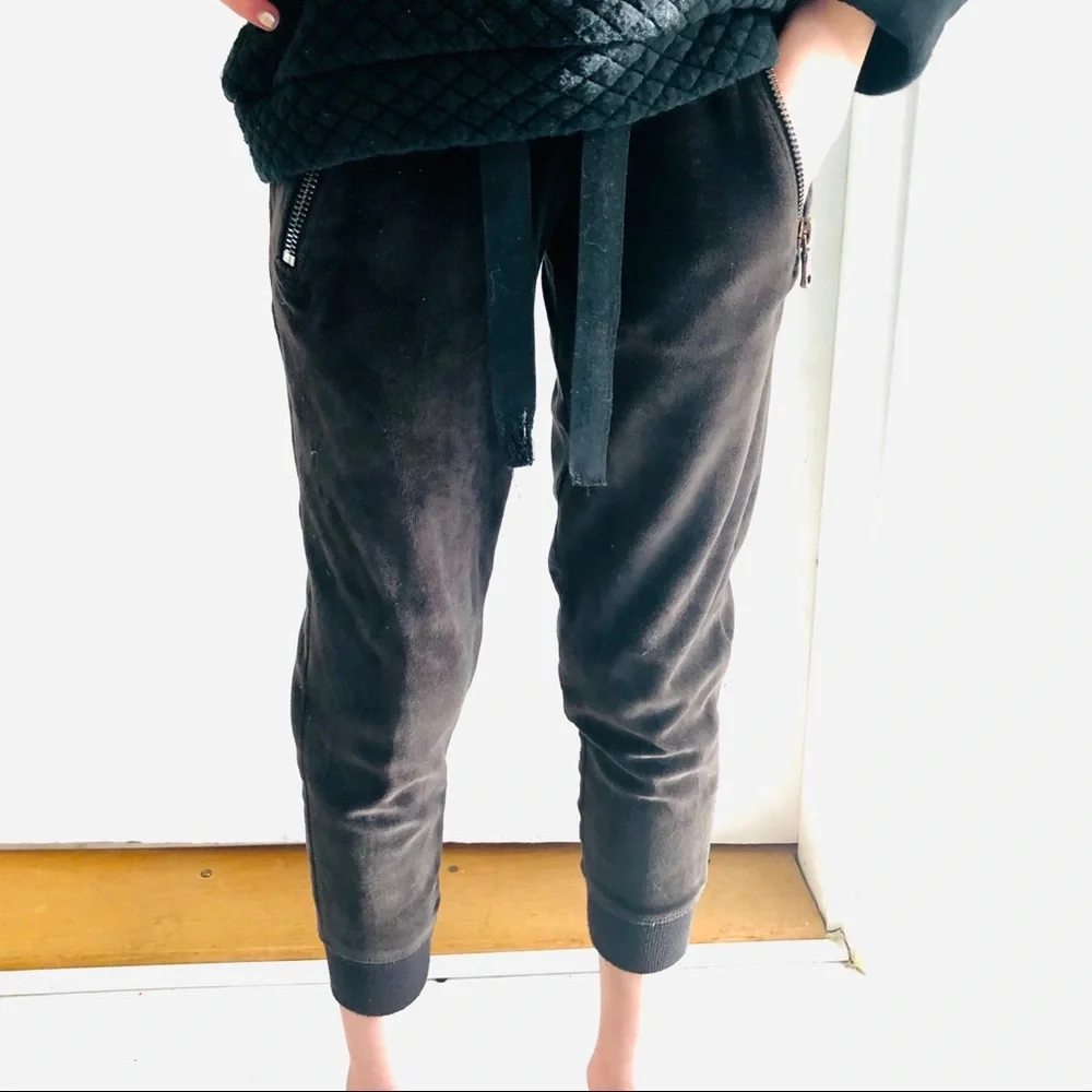 5x$25 CXJ Justice Zipper Side Pockets Velvet Joggers, size 6